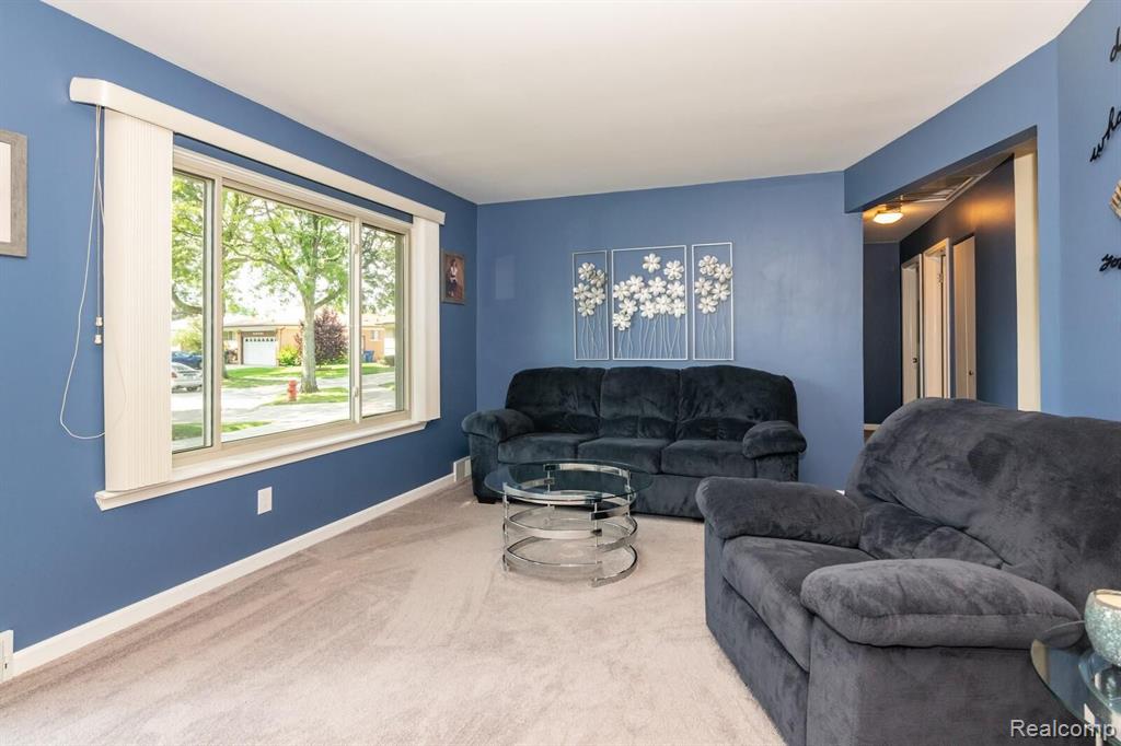 4879 Shell Court Warren, MI 48091 - Photo 3 of 25