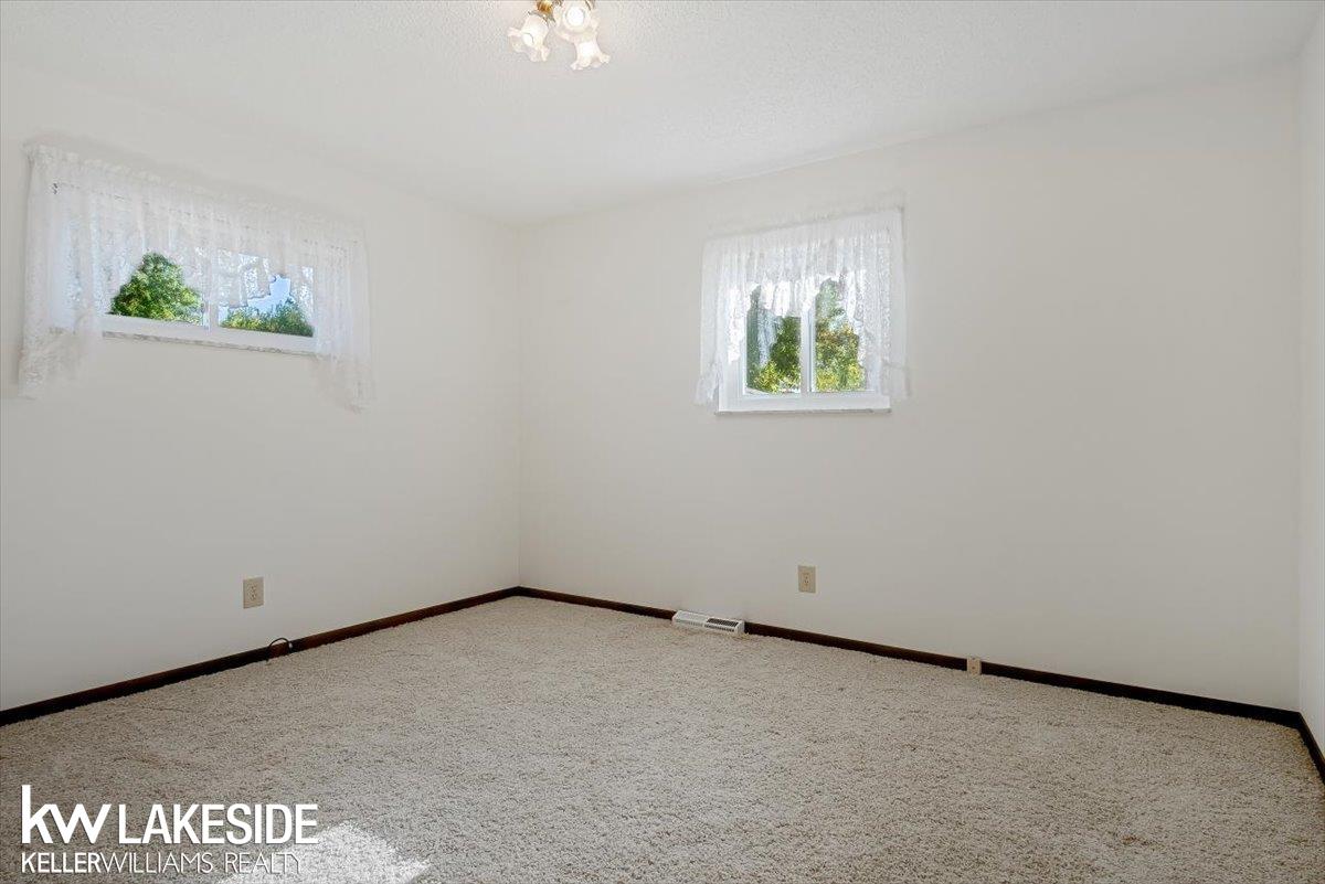 28718 Cotton Road New Baltimore, MI 48047 - Photo 14 of 37 50157694-b08dd94f-4b6a-47cf-b142-3a81db81dd70.JPG