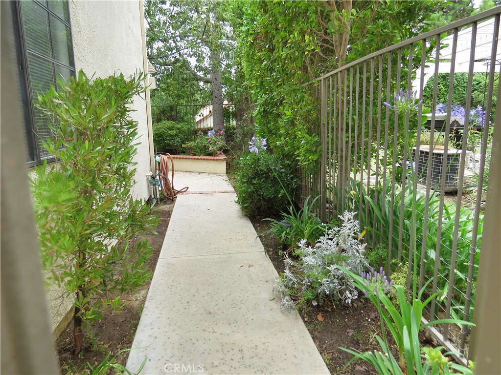 19424 Crystal Ridge Lane Porter Ranch, CA 91326 - Photo 23 of 27