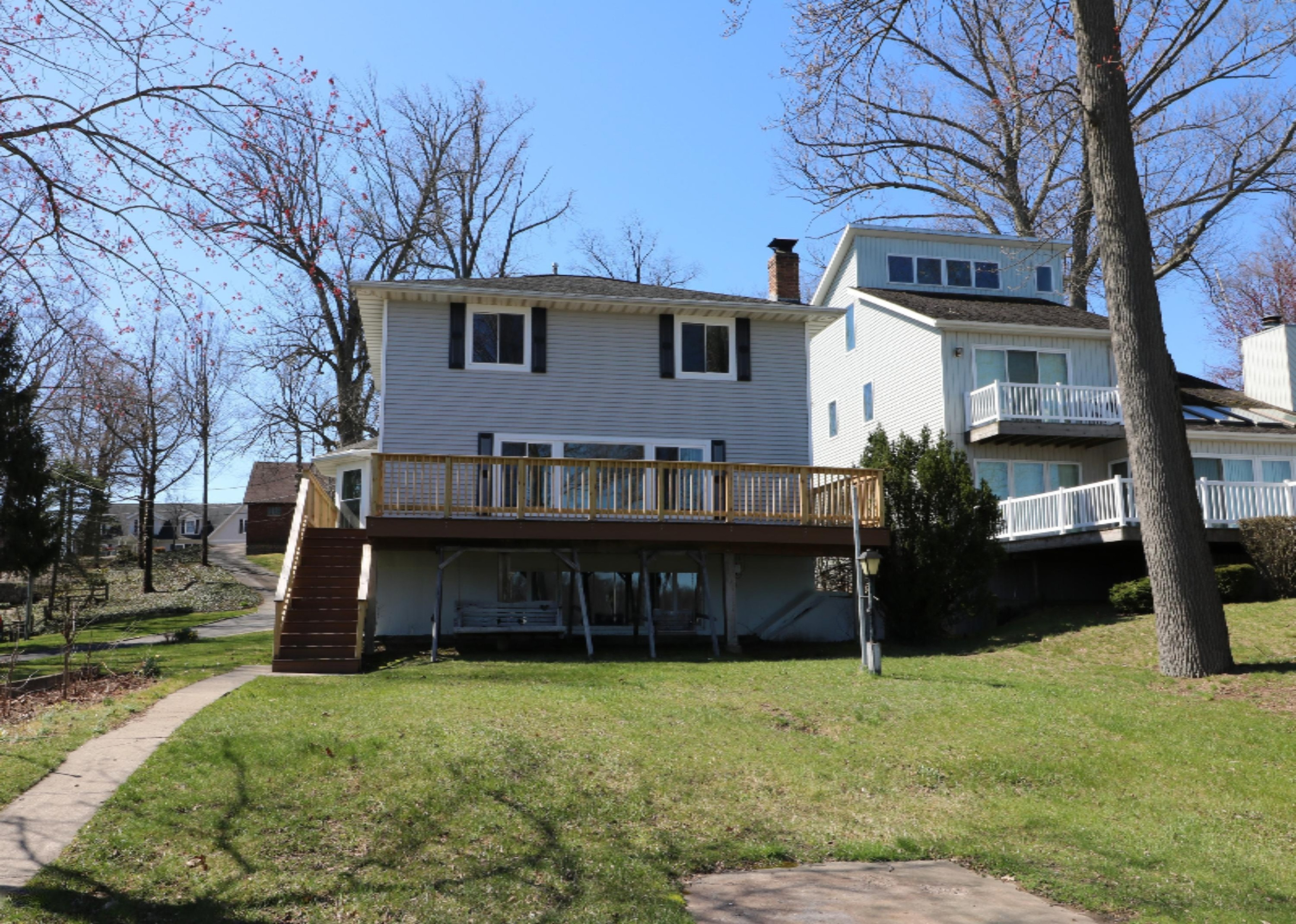 31126 Curran Beach Road Dowagiac, MI 49047 - Photo 23 of 37 Side entrance walkout