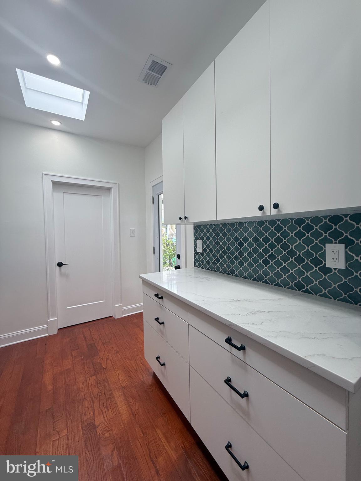 1113 Holbrook Terrace Northeast Washington, DC 20002 - Photo 9 of 72