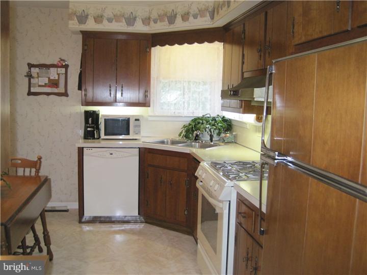 1202 Cedar Avenue Glassboro, NJ 08028 - Photo 13 of 23 Kitchen