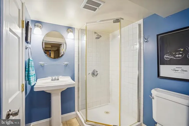 $3,700 | 705 Avon Place, Alexandria, VA 22314