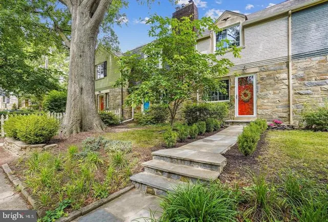 $3,700 | 705 Avon Place, Alexandria, VA 22314