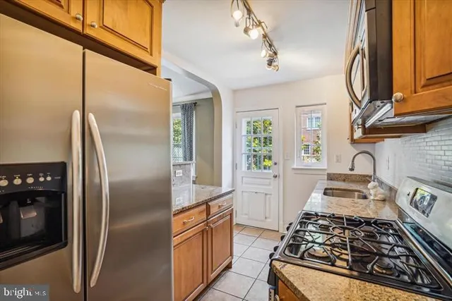 $3,700 | 705 Avon Place, Alexandria, VA 22314