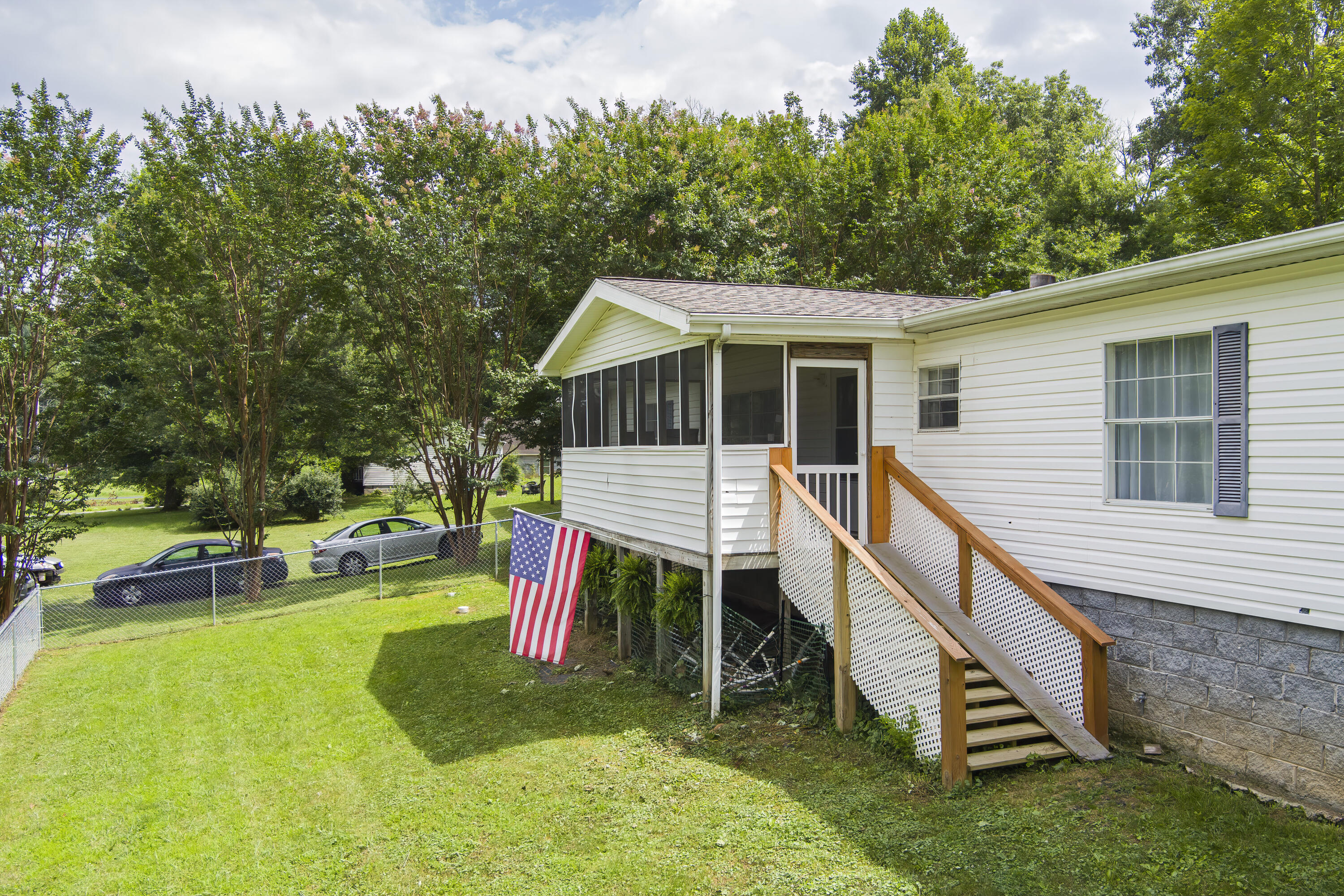 522 Laurels Road Johnson City, TN 37601 - Photo 4 of 38 522 Laurels (21)