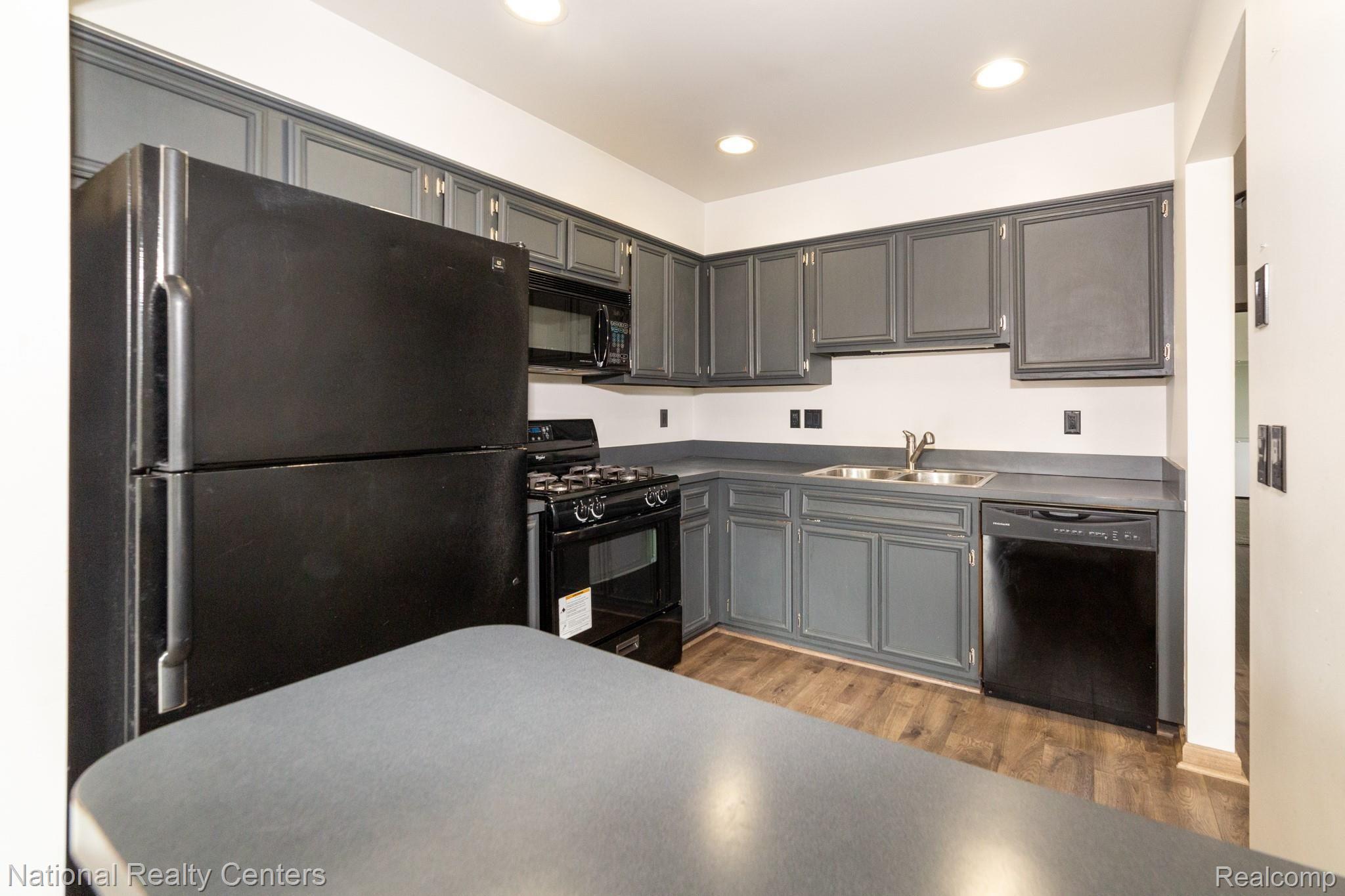 24056 Greenhill Road Warren, MI 48091 - Photo 10 of 19 _S0A7526.jpg