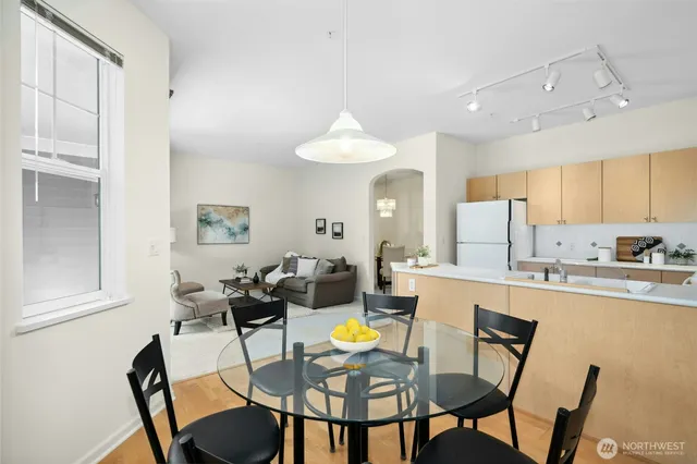 $898,888 | 2840 139th Avenue Southeast, Unit 9, Bellevue, WA 98005