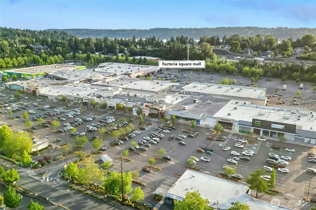 $898,888 | 2840 139th Avenue Southeast, Unit 9, Bellevue, WA 98005