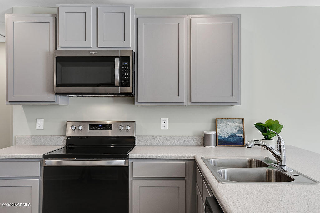 407 Ellis Road Southeast, Unit LOT #33 Bolivia, NC 28422 - Photo 8 of 37 (PHOTO NOT OF ACTUAL HOME BUT ONE SIMILAR. OPTIONS/COLORS MAY VARY)