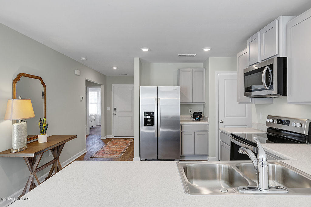 407 Ellis Road Southeast, Unit LOT #33 Bolivia, NC 28422 - Photo 9 of 37 (PHOTO NOT OF ACTUAL HOME BUT ONE SIMILAR. OPTIONS/COLORS MAY VARY)