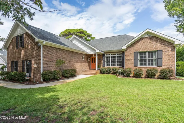 $579,000 | 1020 Cordgrass Road, Hampstead, NC 28443