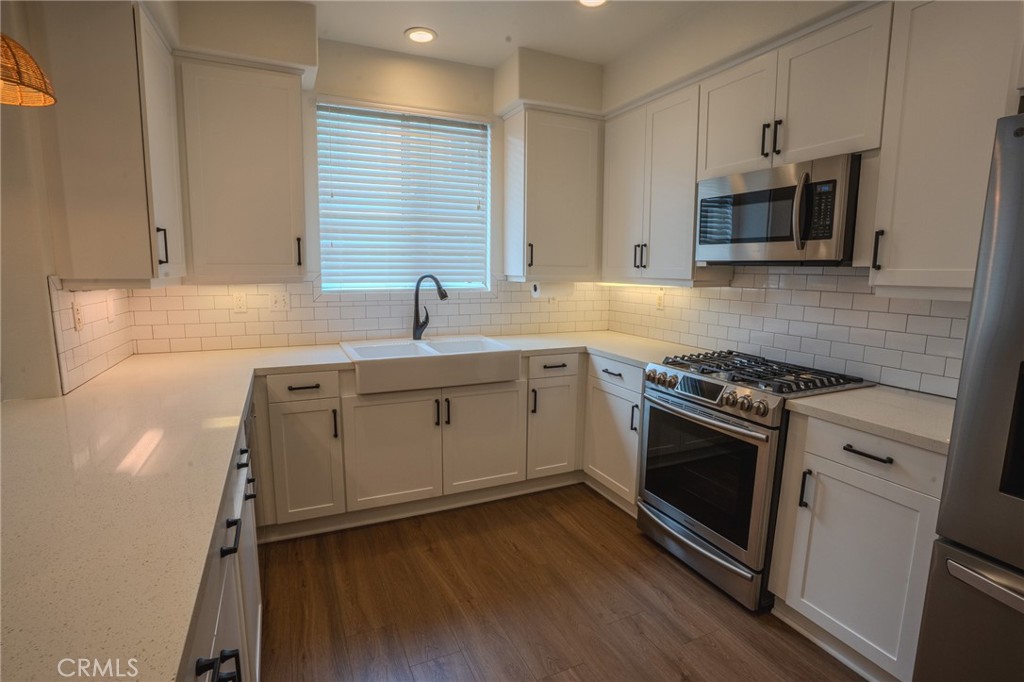 6237 Surfcove Circle Huntington Beach, CA 92648 - Photo 12 of 34