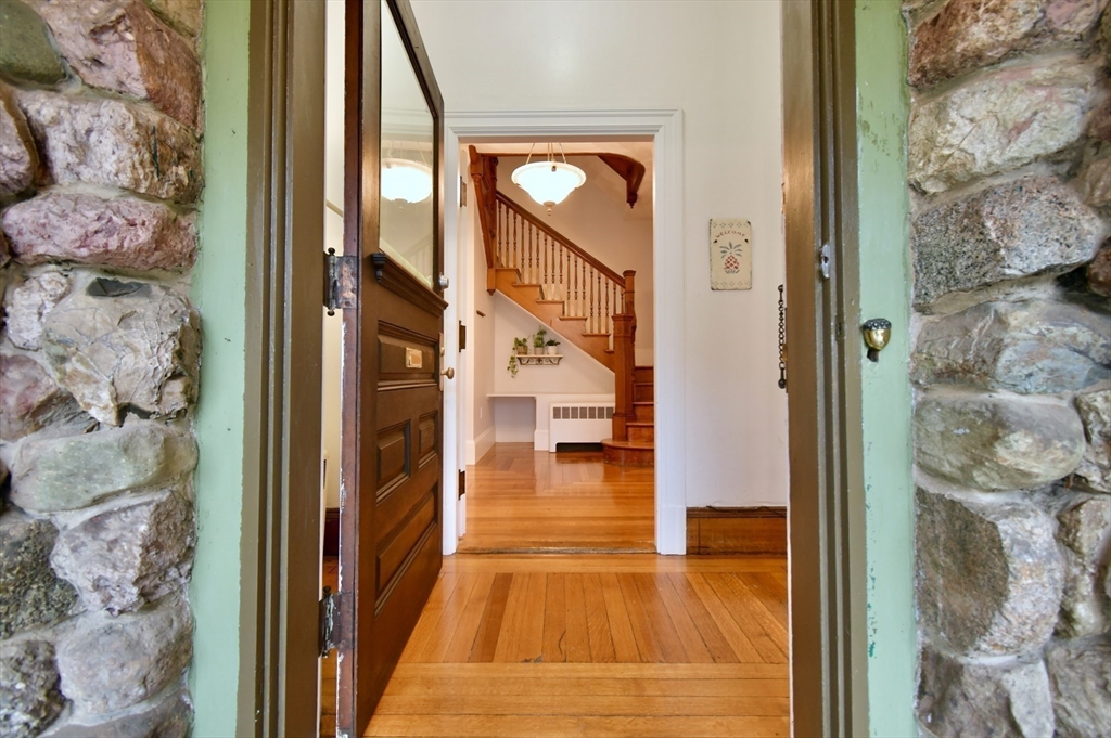 141 Beacon Street Boston, MA 02136 - Photo 6 of 40