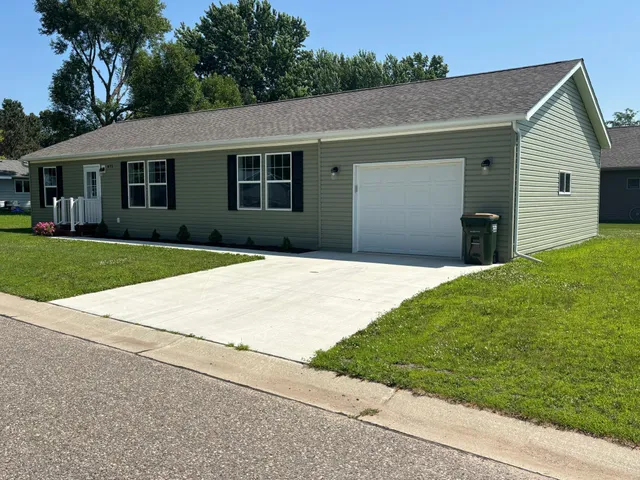 $284,000 | 675 Brooks Street South, Eden Valley, MN 55329