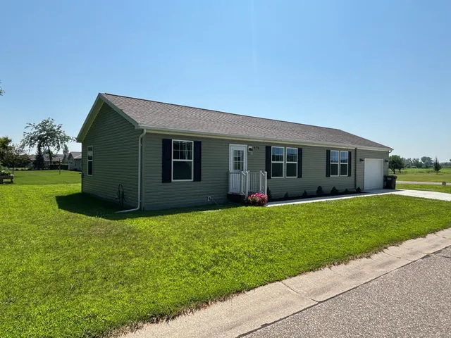 $284,000 | 675 Brooks Street South, Eden Valley, MN 55329