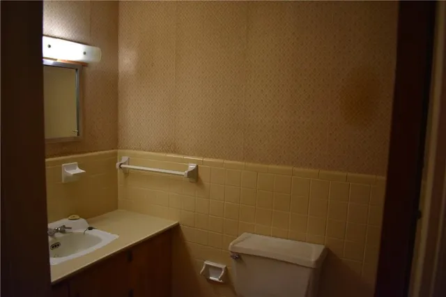 a view of kitchen cabinetry