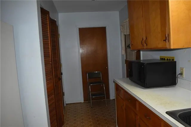 a view of backyard with garden