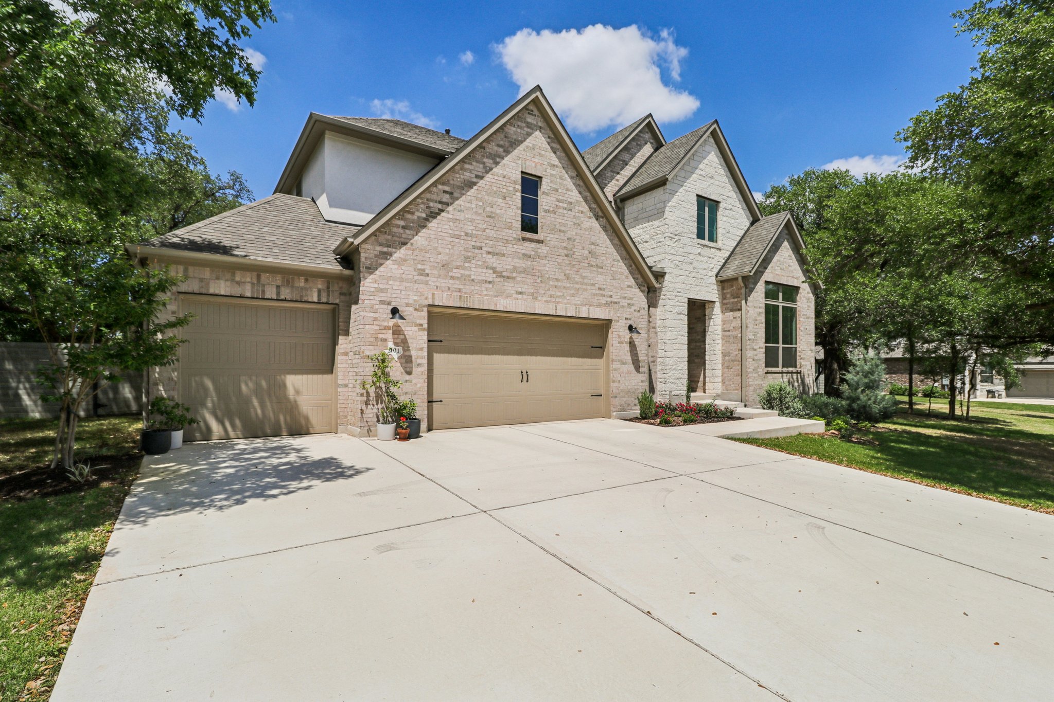 101 Wolf Rdg Road Georgetown, TX 78628 - Photo 4 of 40