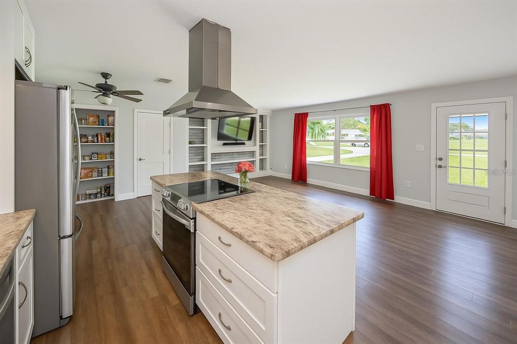 2304 Country Club Road Eustis, FL 32726 - Photo 7 of 19