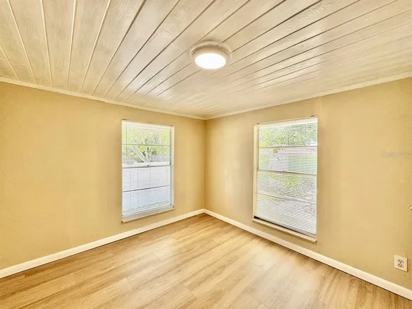 $2,000 | 3511 Bishop Eddie Newkirk Way, Tampa, FL 33605