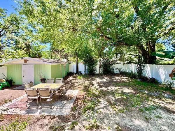 $2,000 | 3511 Bishop Eddie Newkirk Way, Tampa, FL 33605