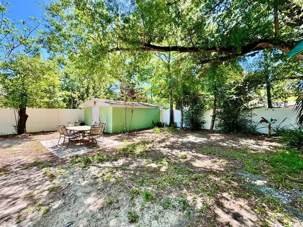 $2,000 | 3511 Bishop Eddie Newkirk Way, Tampa, FL 33605