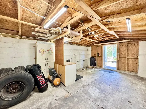 $2,000 | 3511 Bishop Eddie Newkirk Way, Tampa, FL 33605