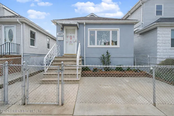$534,999 | 369 Grimsby Street | Midland Beach