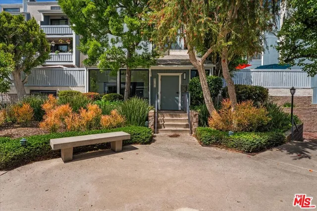 $759,000 | 8162 Manitoba Street, Unit 209, Playa del Rey, CA 90293