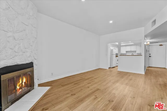 $759,000 | 8162 Manitoba Street, Unit 209, Playa del Rey, CA 90293