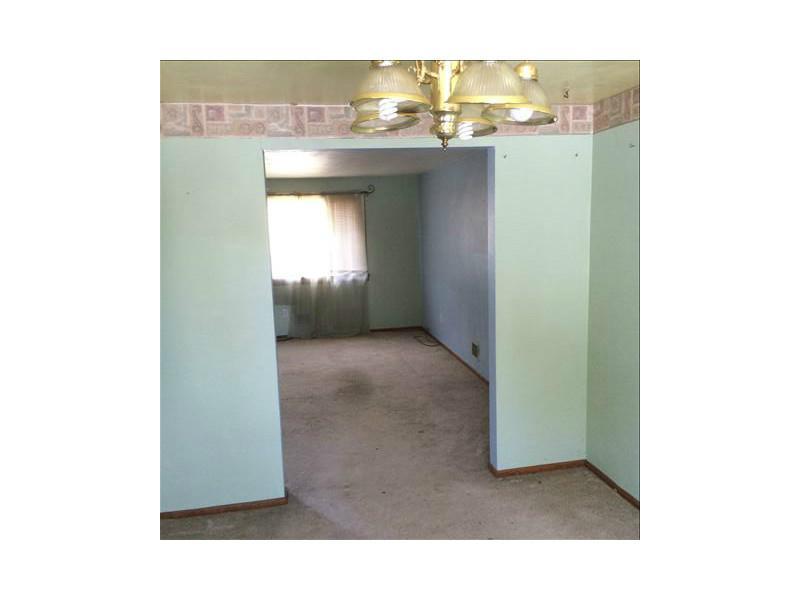 2003 Cutter Drive McKees Rocks, PA 15136 - Photo 10 of 12 Living Room.