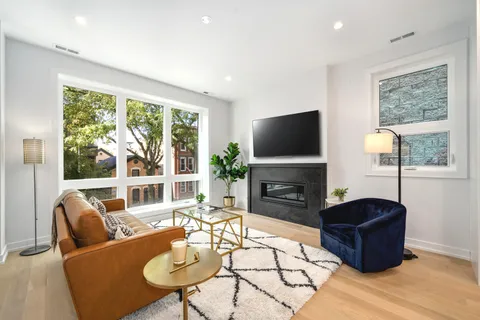 $779,000 | 867 North Marshfield Avenue, Unit 2, Chicago, IL 60622