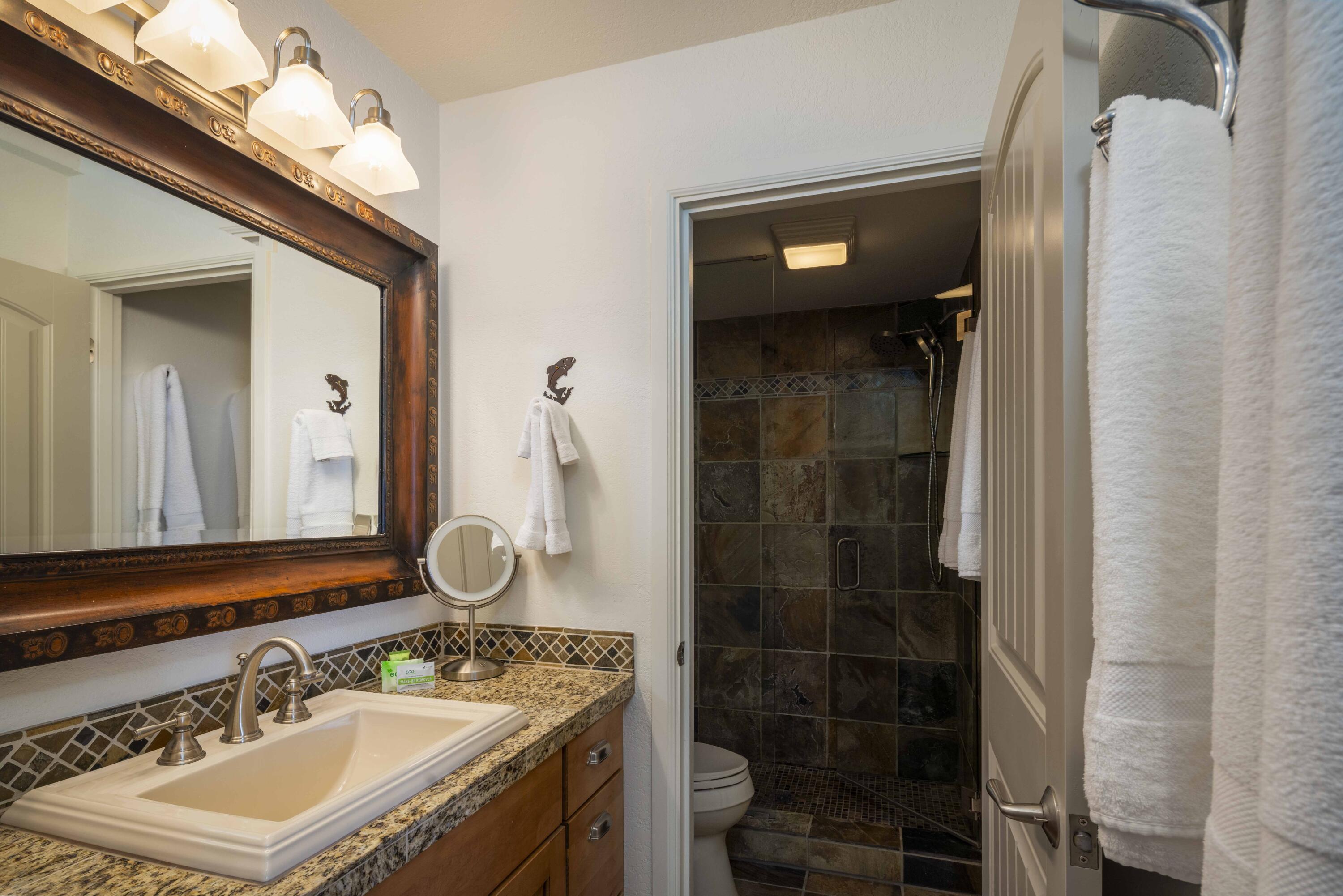 2639 Ridge Lane, Unit 39 Sun Valley, ID 83353 - Photo 19 of 35 Primary Bathroom
