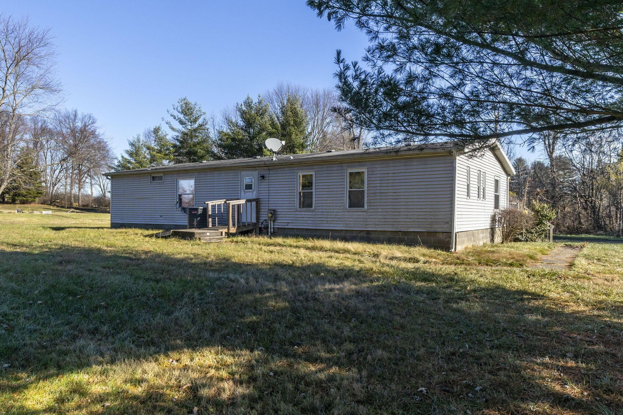2140 Stemen Road Northwest Baltimore, OH 43105 - Photo 37 of 44 Back View - 2140 Stemen Road NW, Baltimore, OH 43105