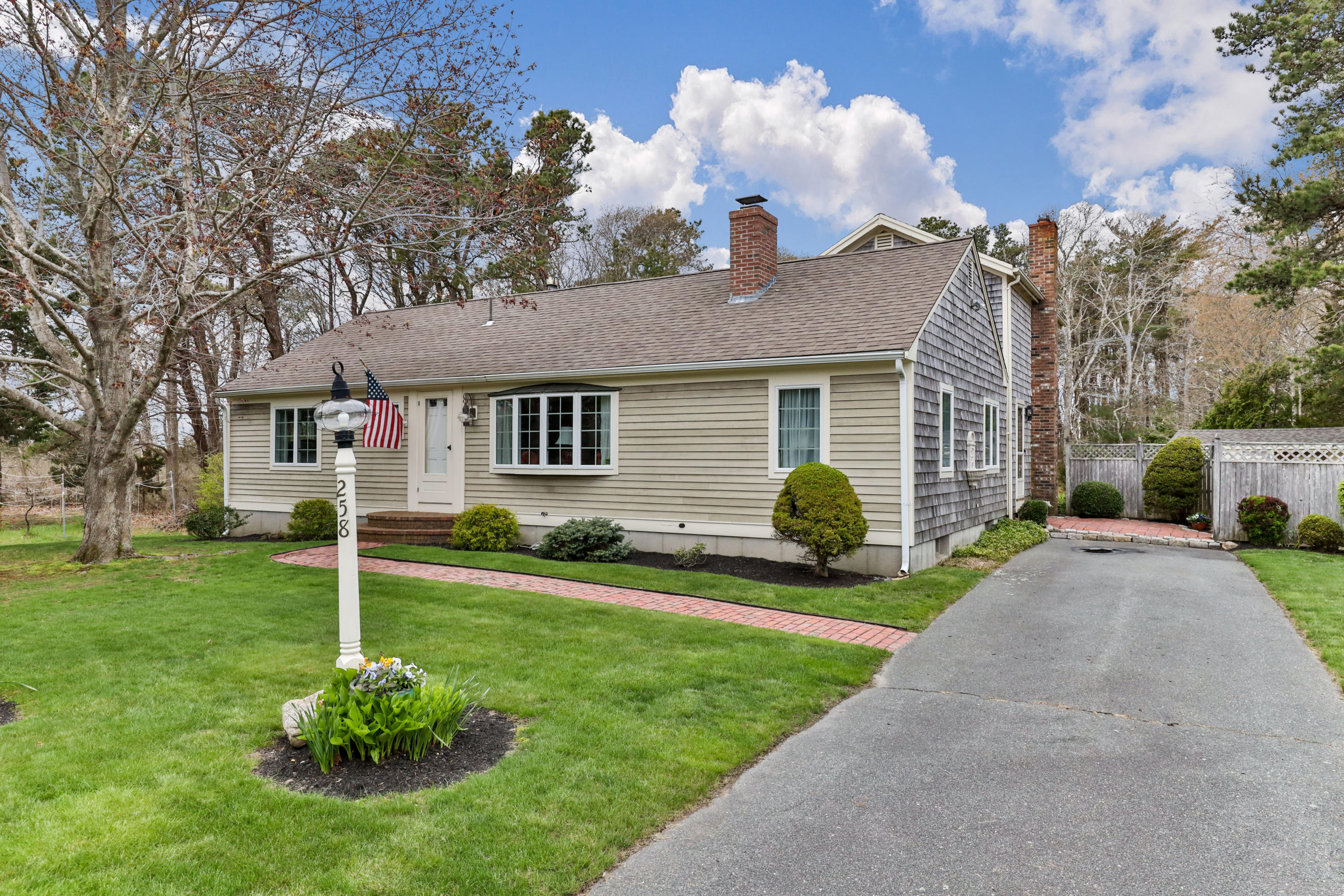 258 New Boston Road Dennis, MA 02638 - Photo 1 of 38 258NewLR-1