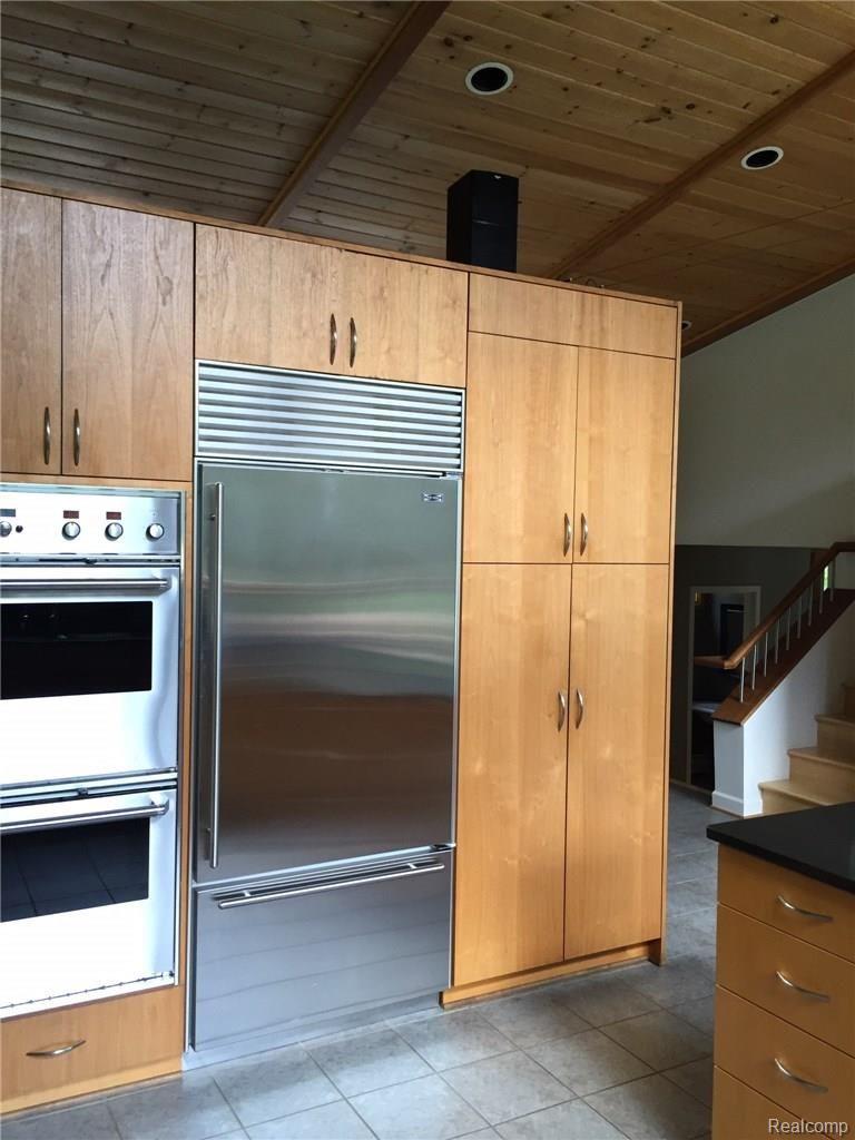 9940 Reese Road Clarkston, MI 48348 - Photo 11 of 21 Sub-Zero & Thermador Appliances.JPG