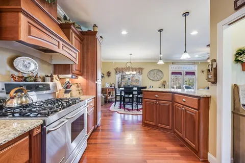 $989,000 | 33 Park Terrace, Dracut, MA 01826