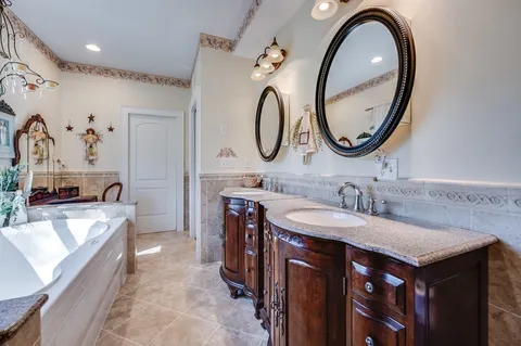 $989,000 | 33 Park Terrace, Dracut, MA 01826