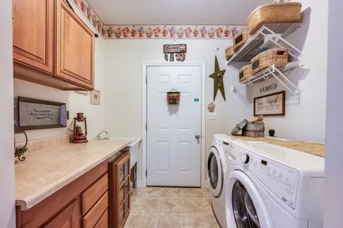 $989,000 | 33 Park Terrace, Dracut, MA 01826