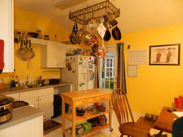 1515 Rochester Drive Murfreesboro, TN 37130 - Photo 5 of 9 Eat-in kitchen with side entry door