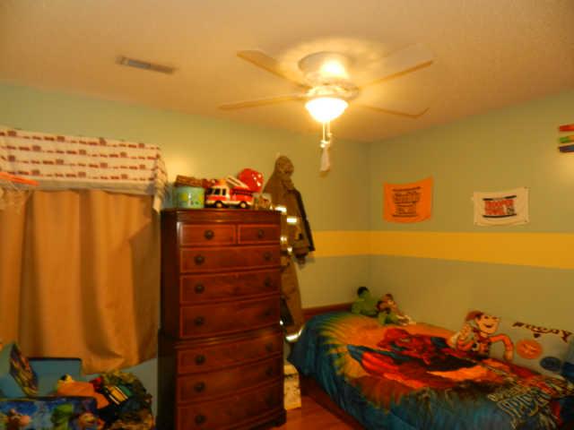1515 Rochester Drive Murfreesboro, TN 37130 - Photo 7 of 9 Bedroom with large closet