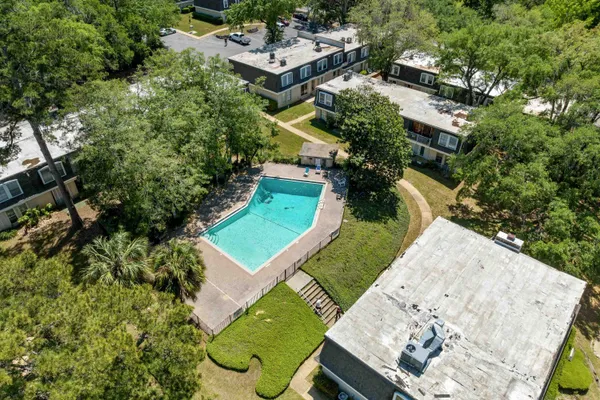 $94,000 | 2020 Continental Avenue, Unit 106, Tallahassee, FL 32304