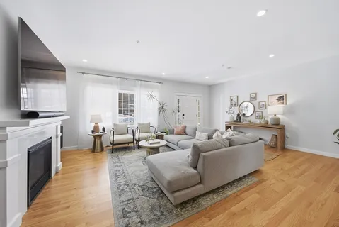 $799,900 | 184 Main Street, Unit 3, Acton, MA 01720