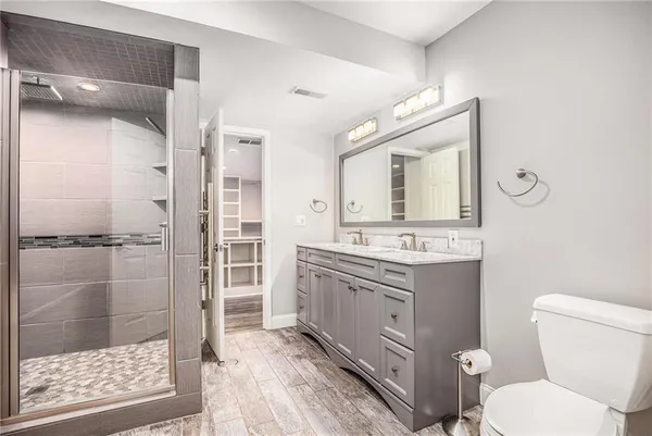 $649,000 | 31 Compton Court, Prairie Village, KS 66208