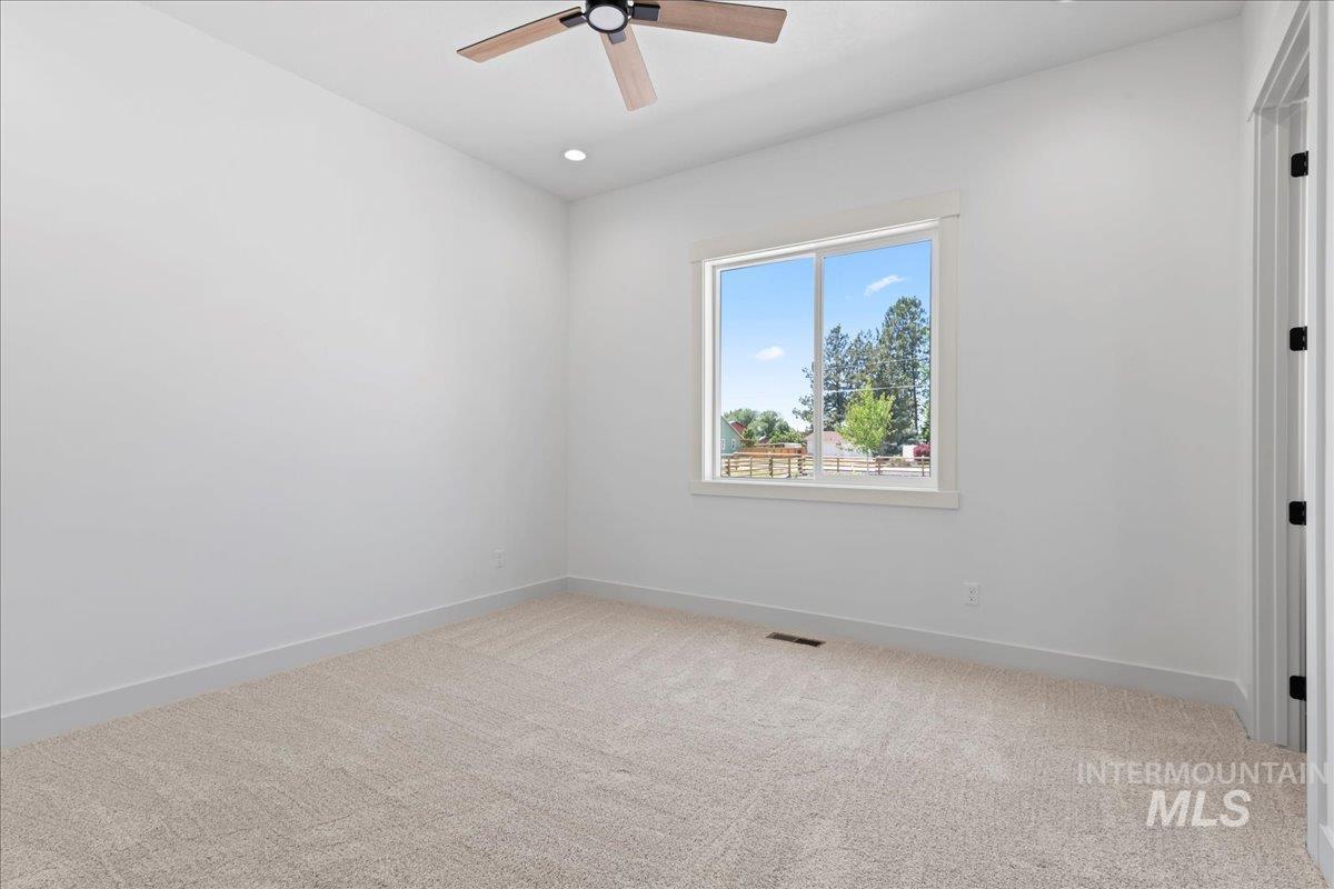 11 Corbett Road Emmett, ID 83617 - Photo 20 of 36 Photo Similar