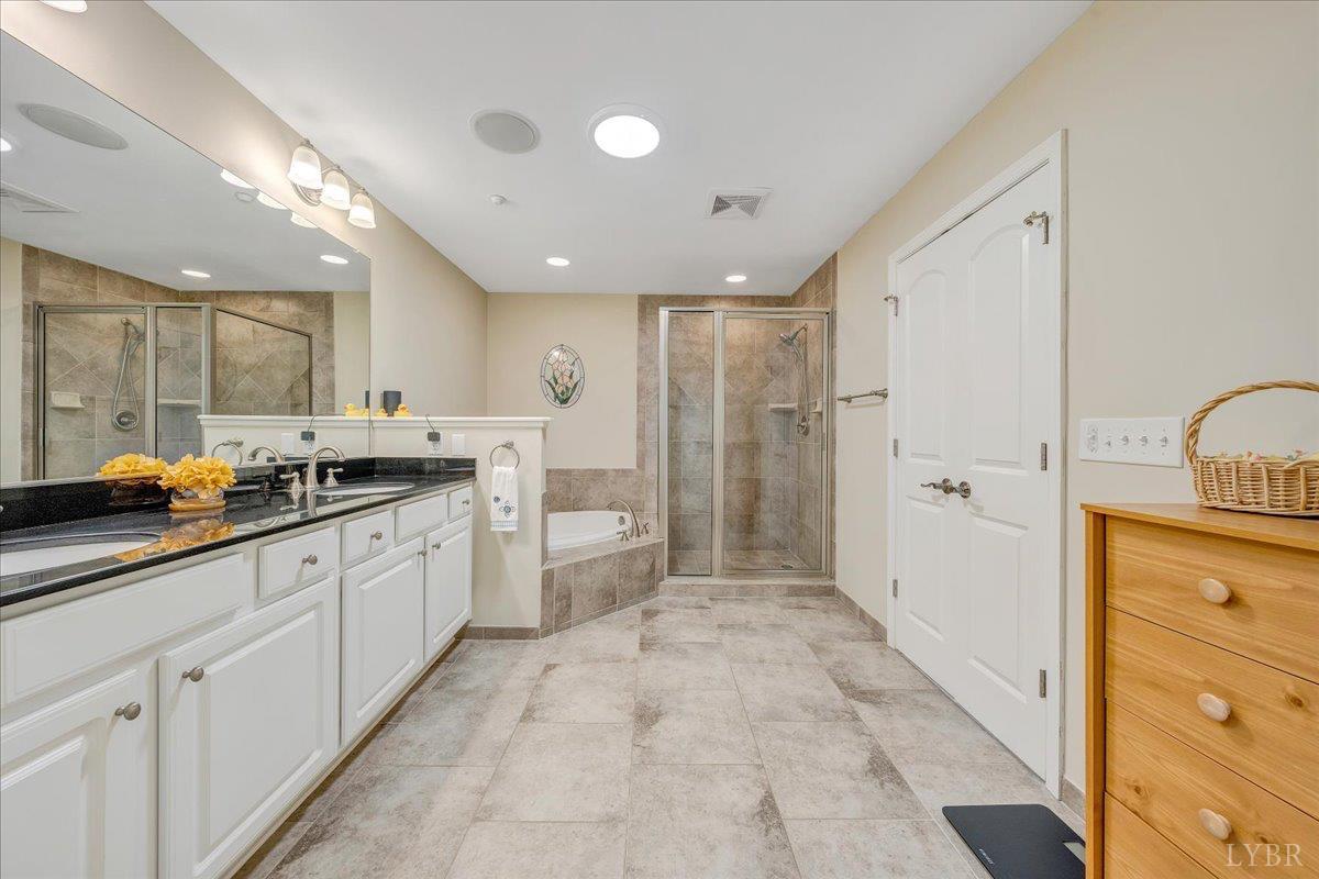 100 Bridgewater Pointe Place, Unit 403 Moneta, VA 24121 - Photo 10 of 16