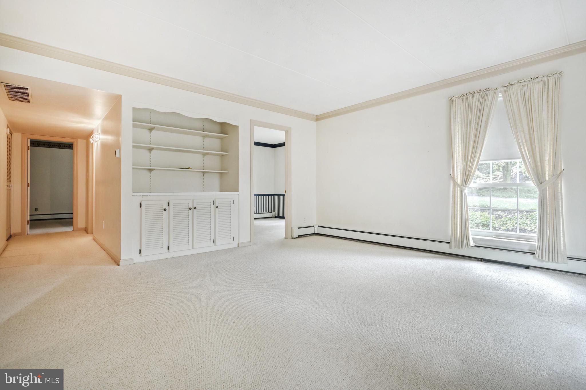 1000 Country Club Road, Unit 13 York, PA 17403 - Photo 7 of 24 Built in in LR