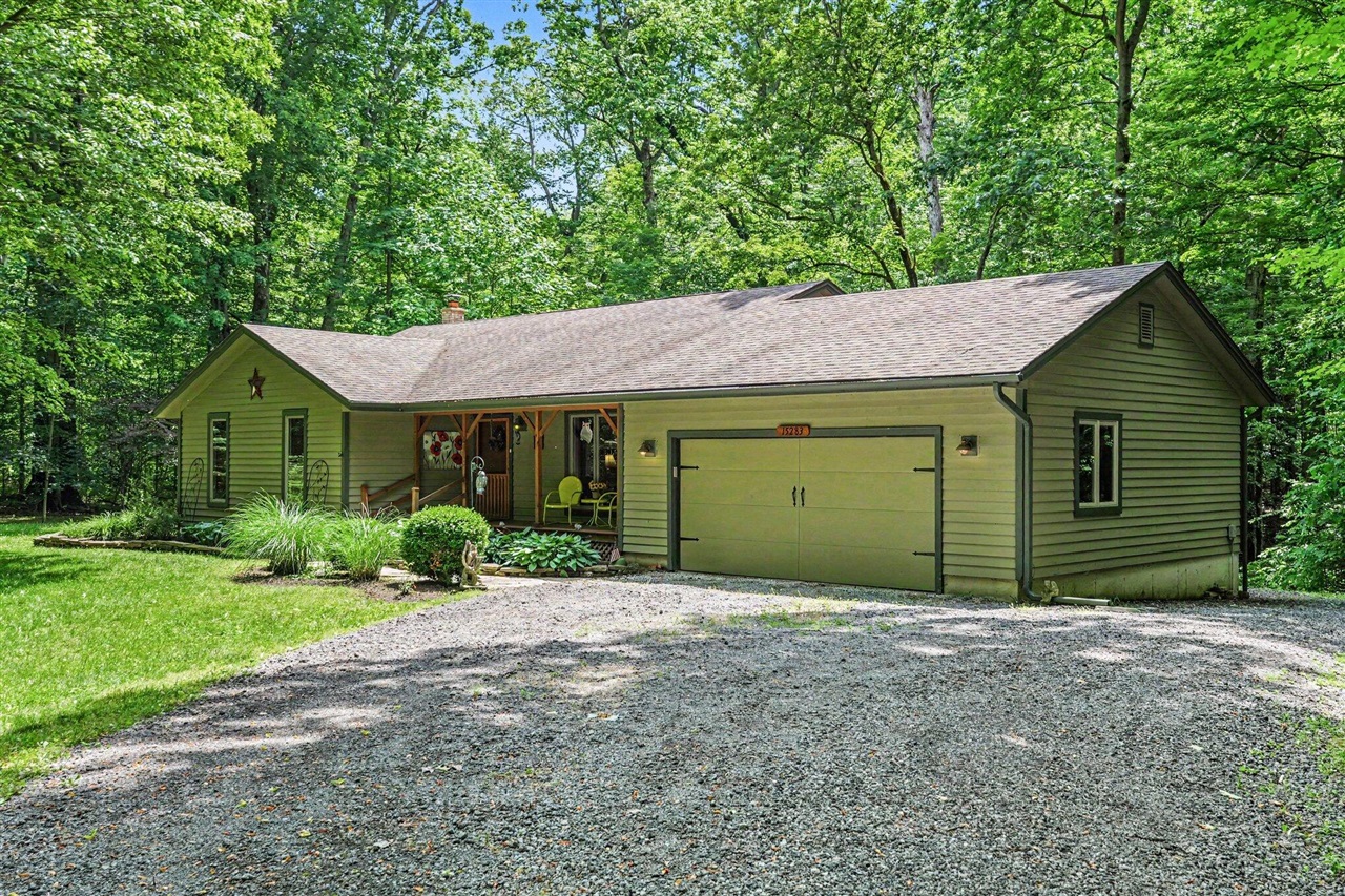 15283 Prairie Road Three Oaks, MI 49128 - Photo 2 of 31