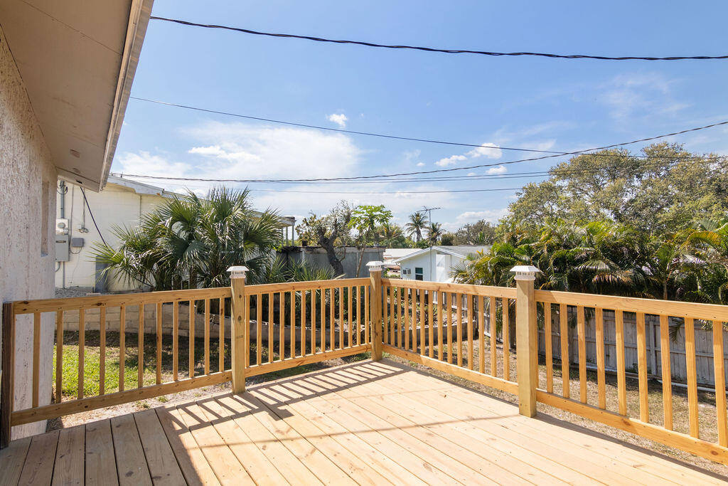 1978 Northeast Ridge Avenue Jensen Beach, FL 34957 - Photo 16 of 39 IMG_0086